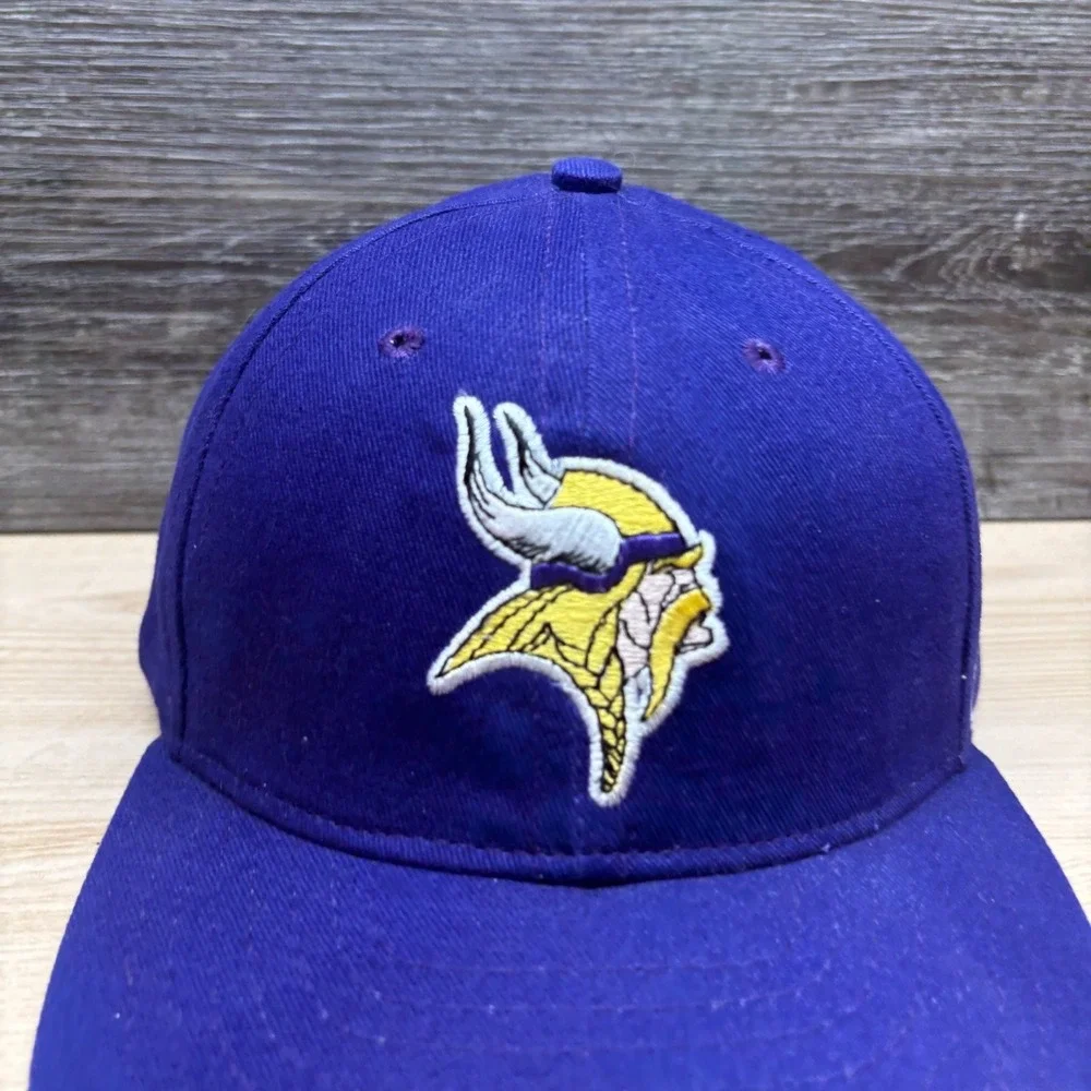 Vintage Minnesota Vikings Hat Cap Snap Back Purple NFL Football Logo Athletic